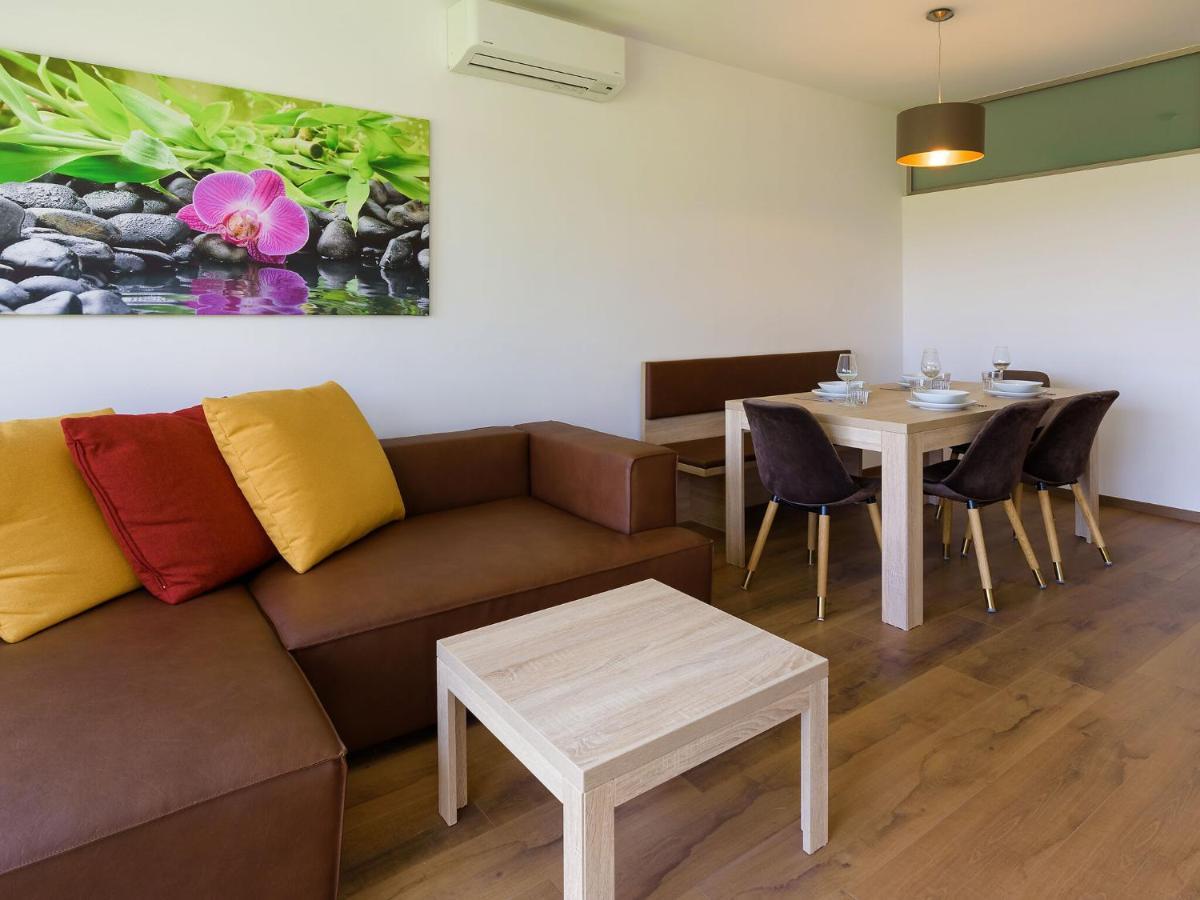 Apartment With Pool, Roof Terrace, Garden Zsira 외부 사진