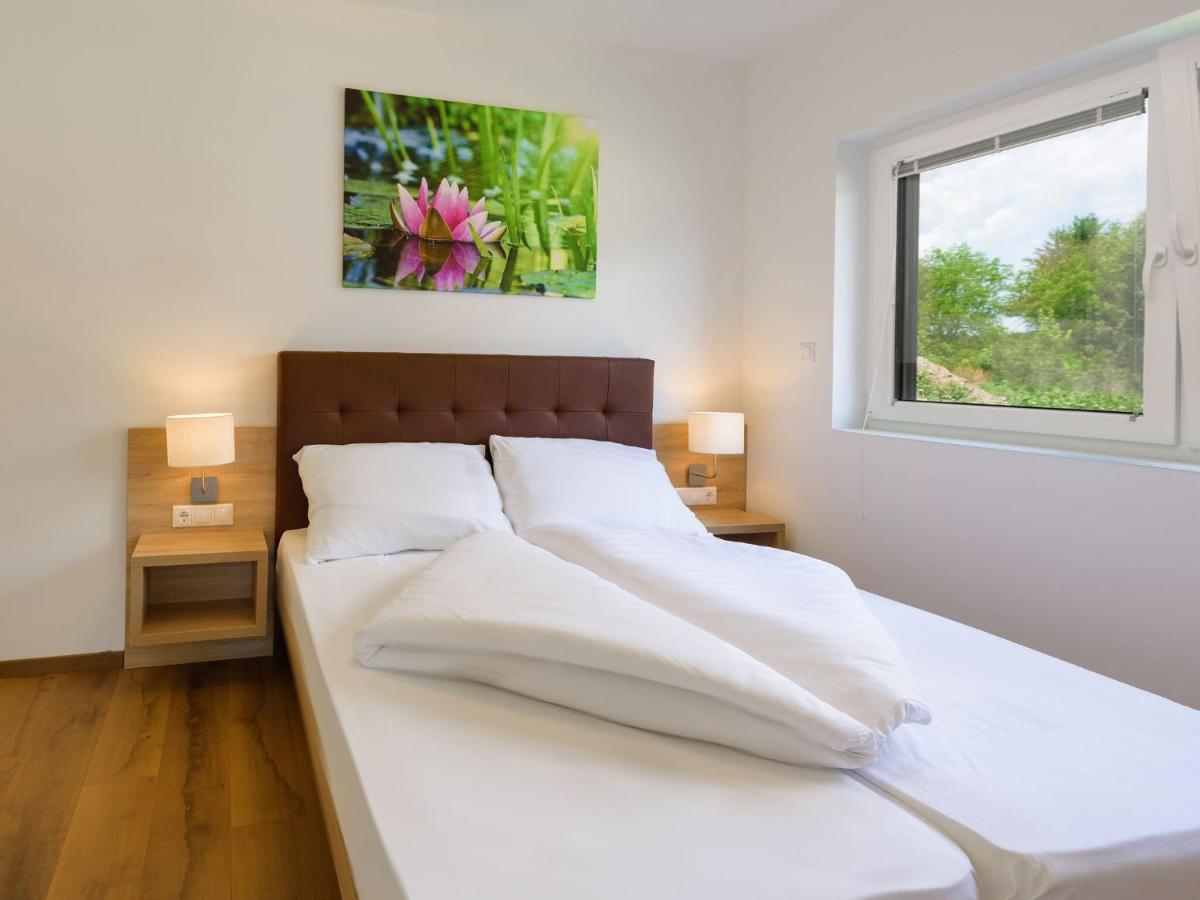 Apartment With Pool, Roof Terrace, Garden Zsira 외부 사진